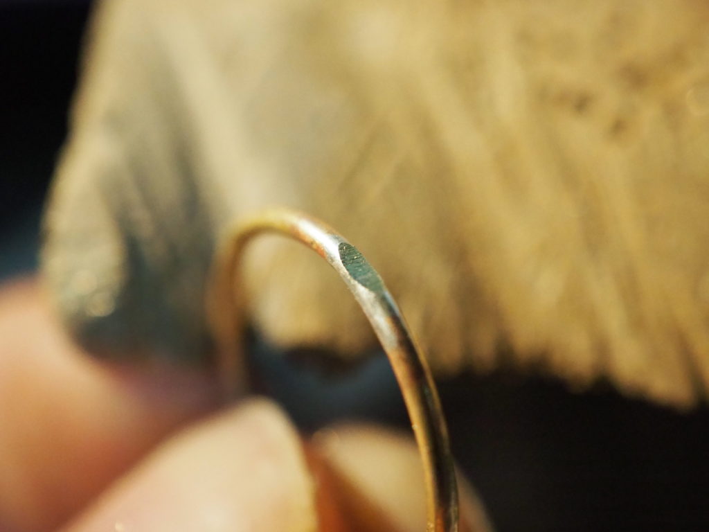 プレートをロウ付けした真鍮とシルバーのリングの作り方 | ツウクル